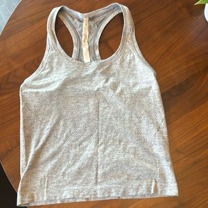 Lululemon tank top size 4